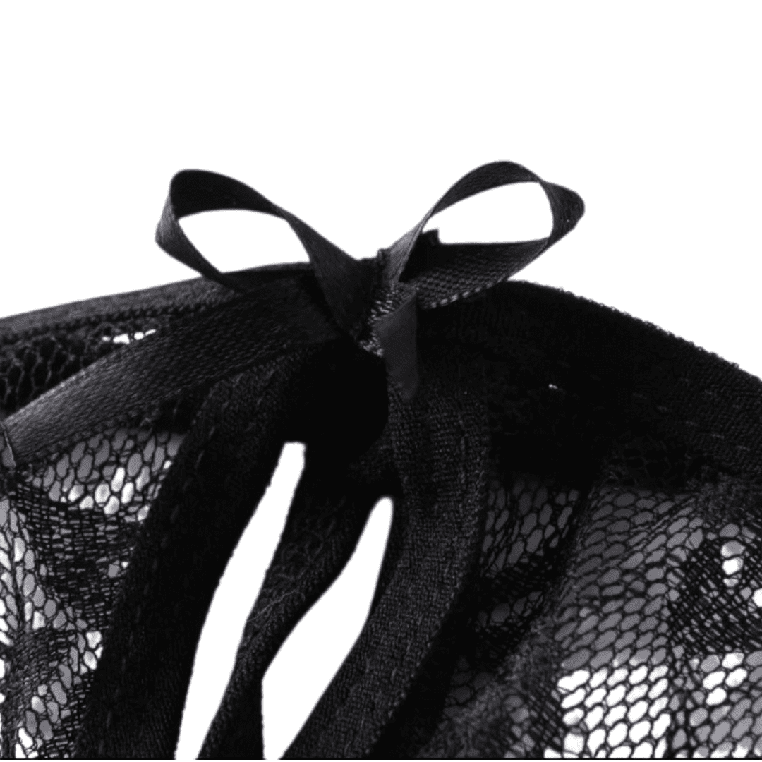 Tanga de Encaje con Abertura Frontal y Diseño de Mariposa - Sexy Lencería Femenina