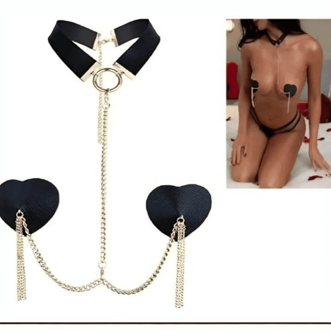 Pezoneras Autoadhesivas de Corazón en Tipo Cuero Negro con Collar Choker y Cadenas Doradas