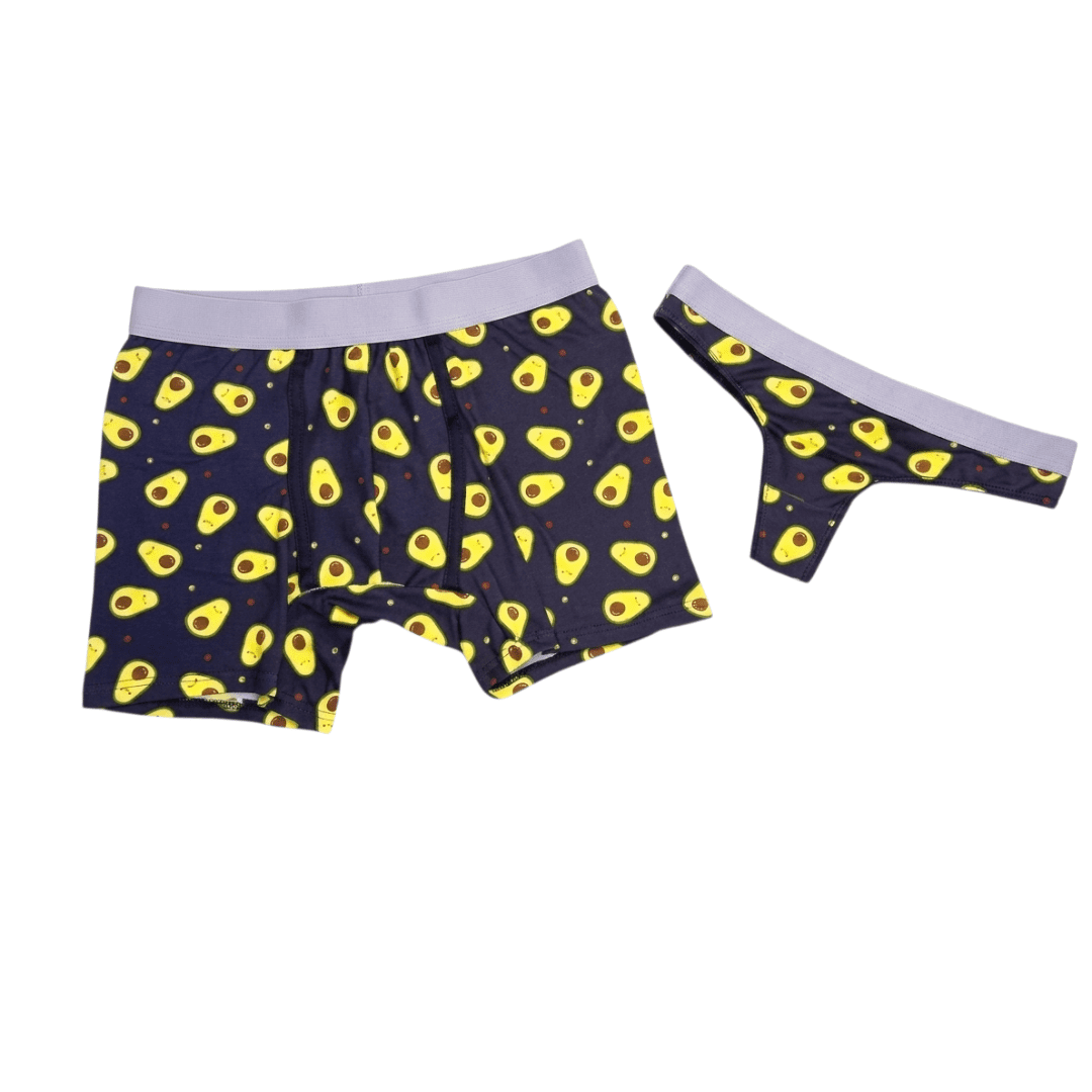 Dúo de Ropa Interior para Parejas de Aguactate "Avocado Love": Bóxer para Hombre y Tanga para Mujer Con Aguacates