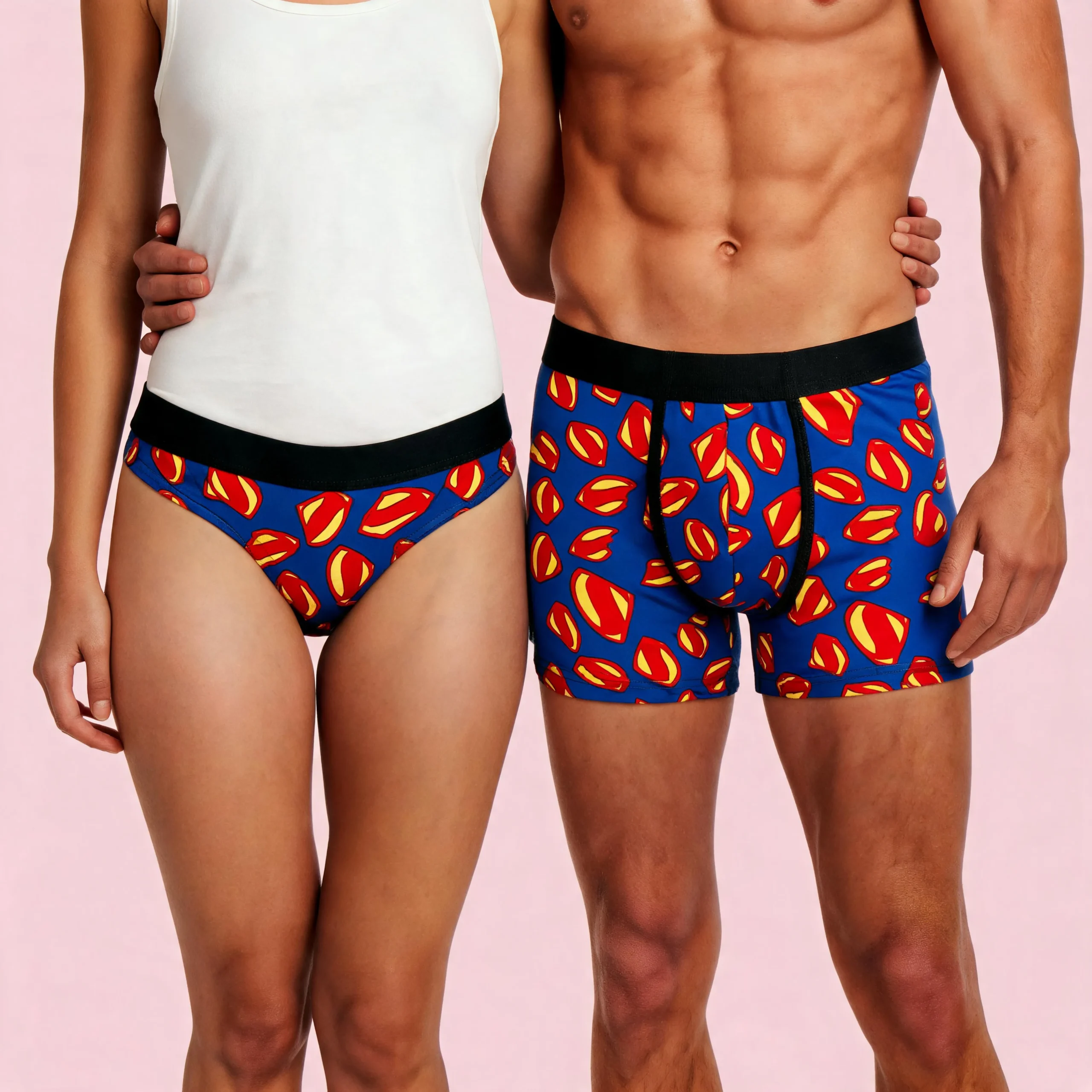 Dúo de Ropa Interior Superman: Bóxer para Hombre y Tanga para Mujer - Pack Pareja "Super Match"
