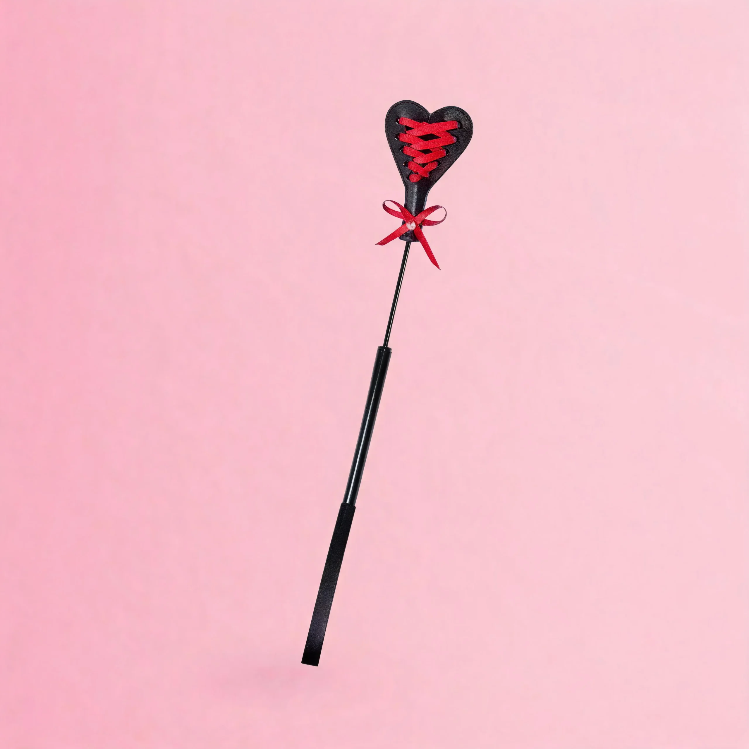 Paleta Para Azotes Forma Corazón Con Agujetas Juguete Sexual